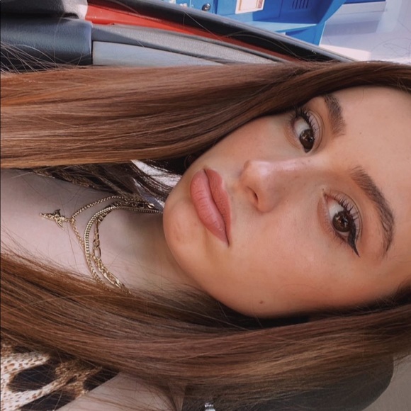 Meet your Posher, Maya - Picture 3 of 3